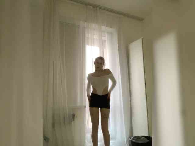 MilaElin webcam