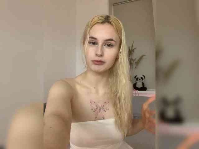 MilaElin webcam