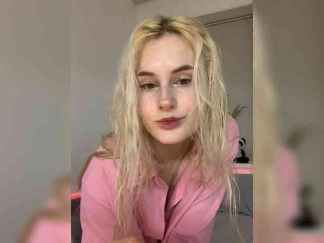 MilaElin webcam
