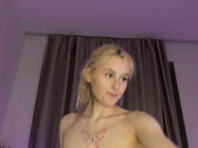 MilaElin webcam