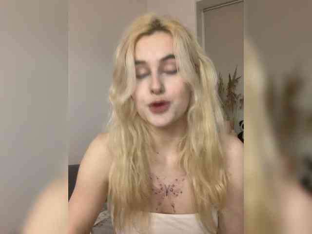 MilaElin webcam