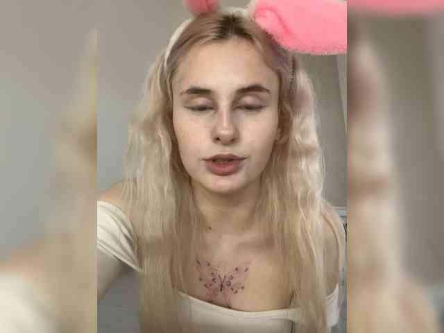 MilaElin webcam