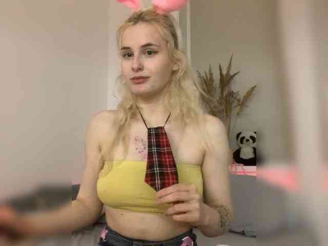 MilaElin webcam