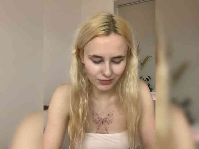 MilaElin webcam