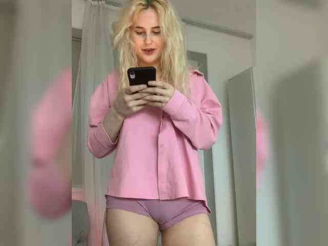 MilaElin webcam