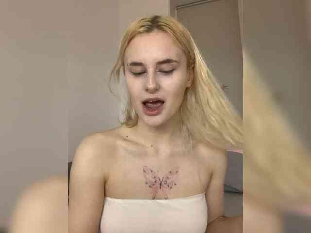 MilaElin webcam