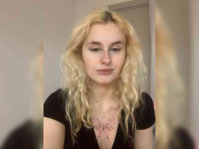 MilaElin webcam