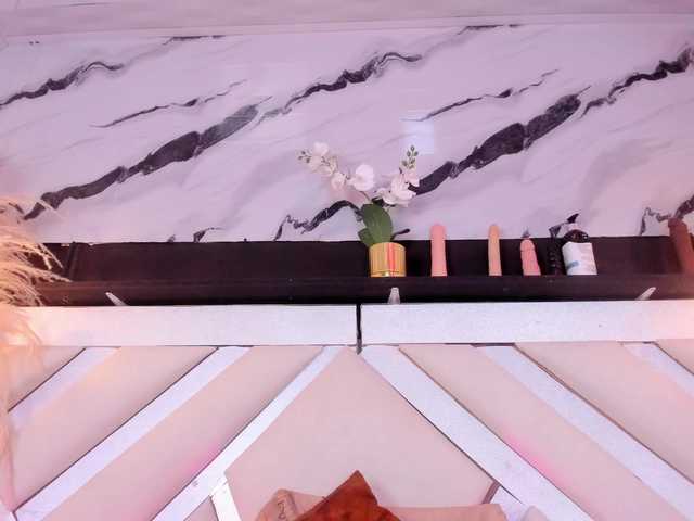 Zoe-Johnson's BongaCams show and profile