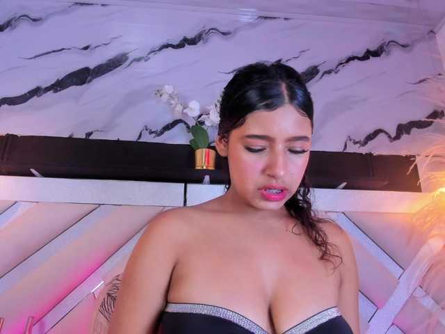 Zoe-Johnson's BongaCams show and profile