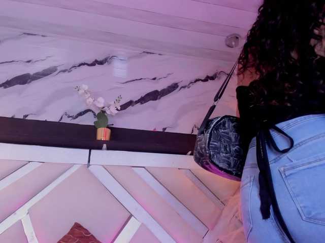 Zoe-Johnson's BongaCams show and profile