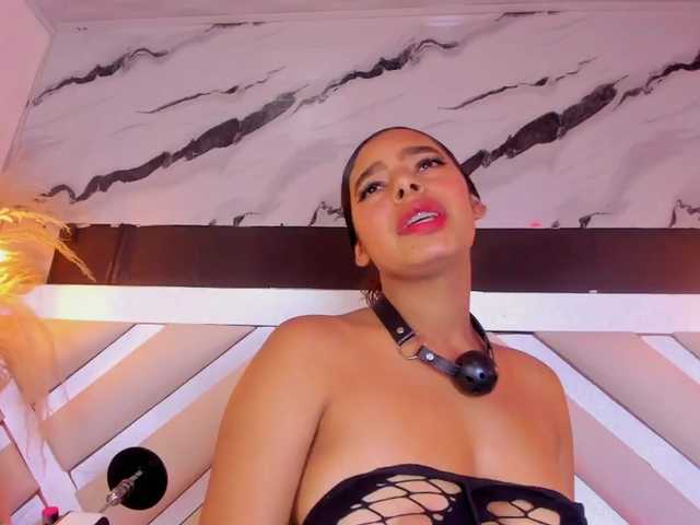 Zoe-Johnson's BongaCams show and profile