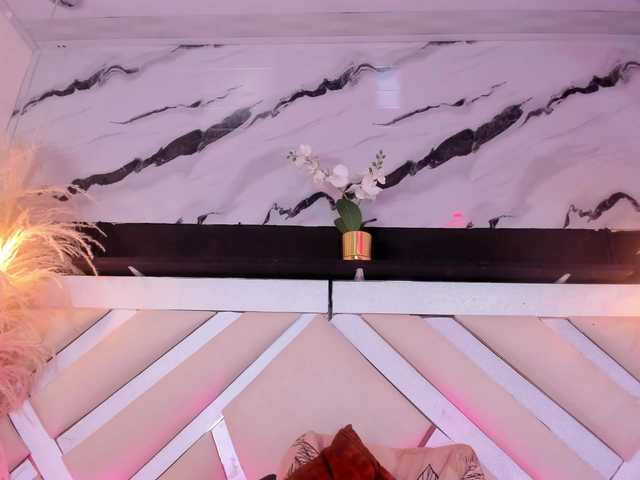 Zoe-Johnson's BongaCams show and profile