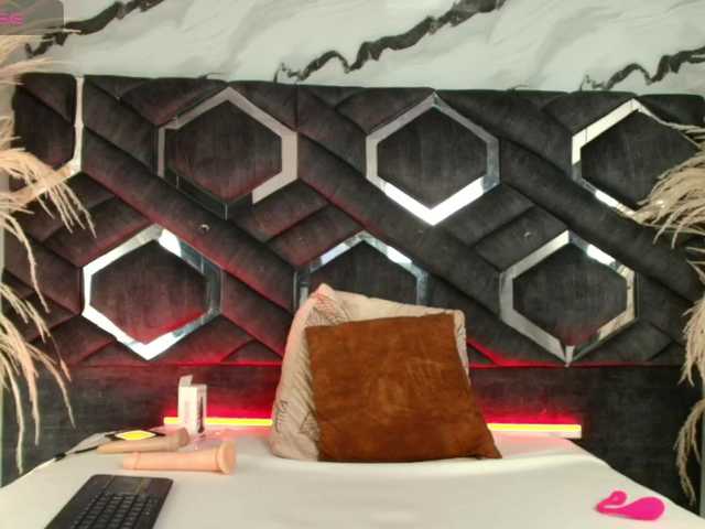 zoe-johnson from BongaCams