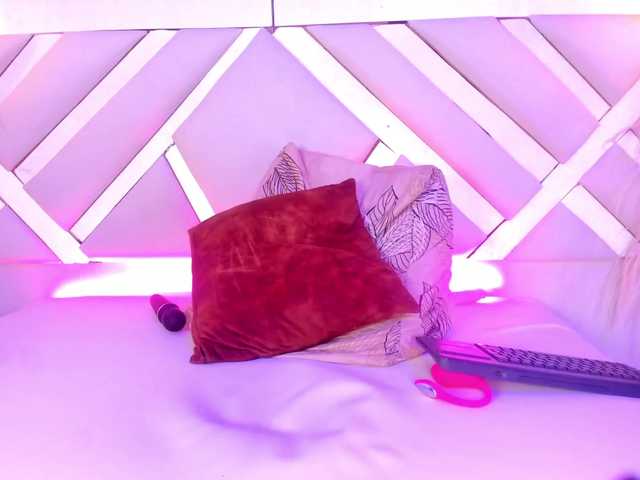 Zoe-Johnson's BongaCams show and profile