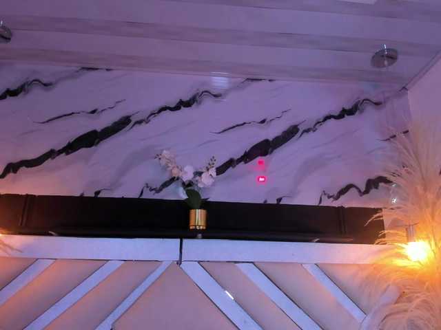 Zoe-Johnson's BongaCams show and profile