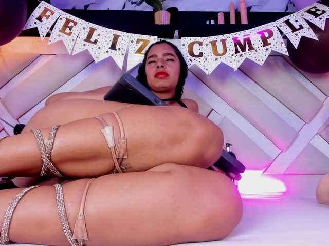 Zoe-Johnson's BongaCams show and profile