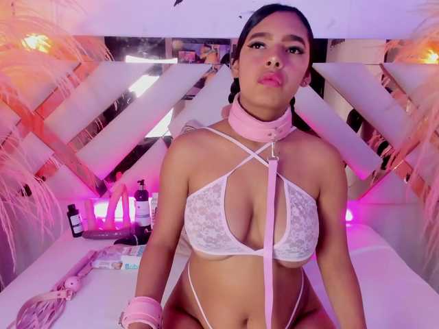 Zoe-Johnson's BongaCams show and profile