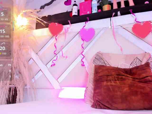 Zoe-Johnson Zoe-Johnson