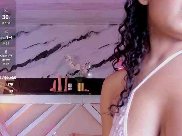 Zoe-Johnson Zoe-Johnson