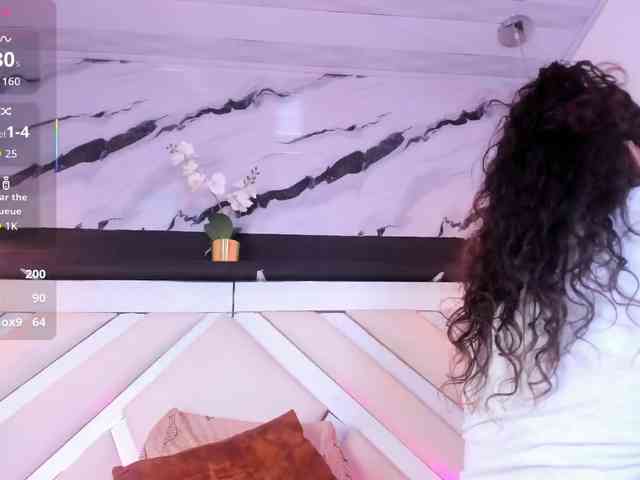 Zoe-Johnson Zoe-Johnson