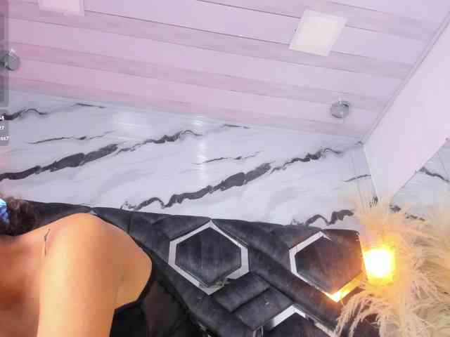 Zoe-Johnson Zoe-Johnson