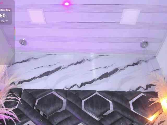 Zoe-Johnson Zoe-Johnson