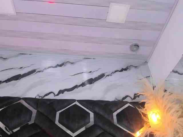 Zoe-Johnson Zoe-Johnson