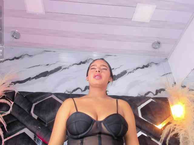 Zoe-Johnson Zoe-Johnson