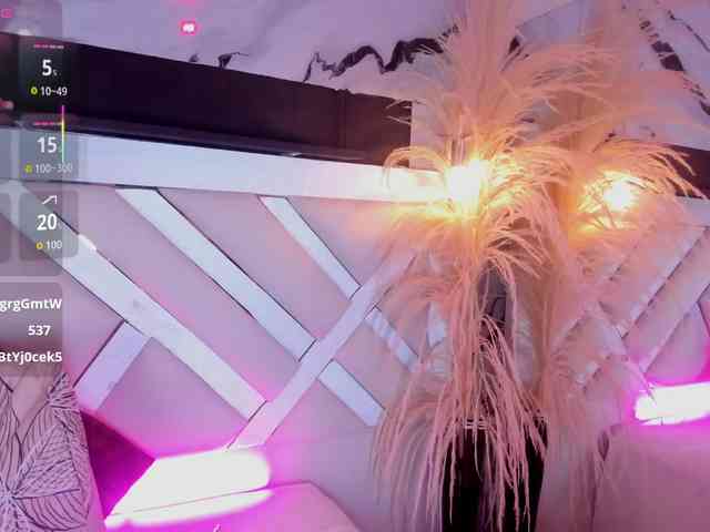 Zoe-Johnson Zoe-Johnson