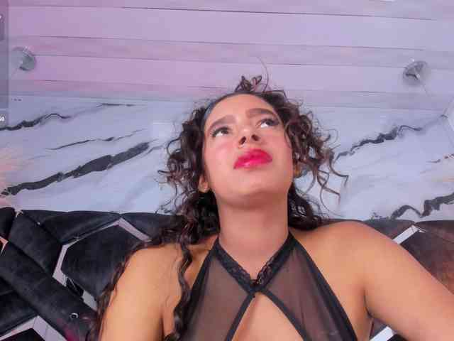 Zoe-Johnson Zoe-Johnson