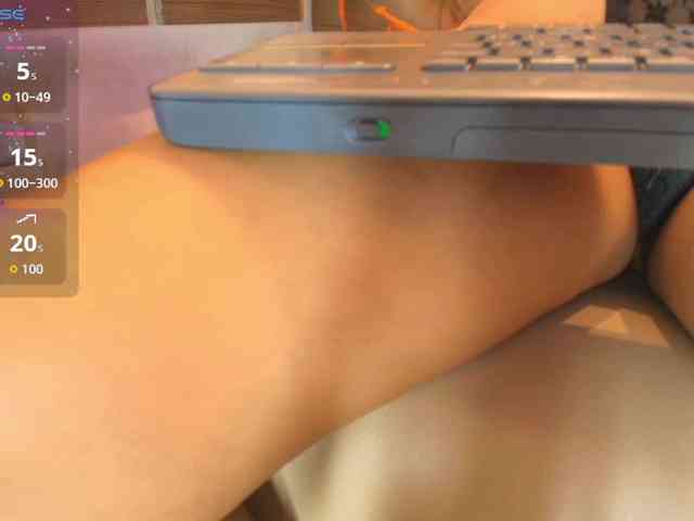 Zoe-Johnson webcam