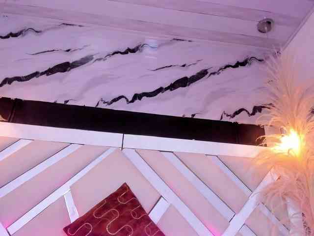 Zoe-Johnson Zoe-Johnson