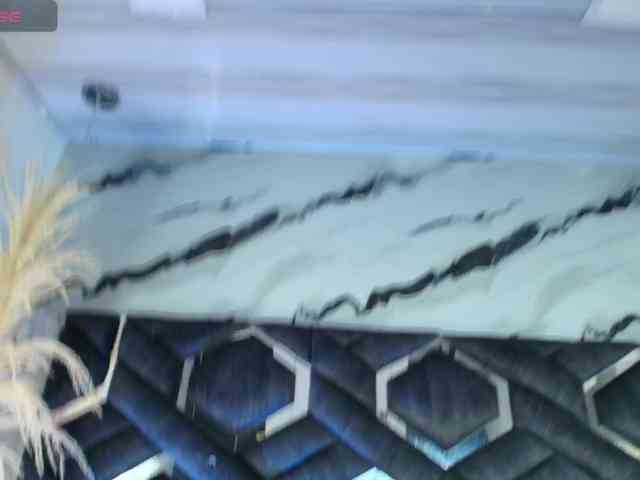 Zoe-Johnson Zoe-Johnson