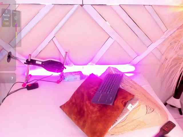 Zoe-Johnson Zoe-Johnson