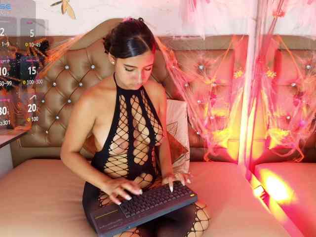 Zoe-Johnson webcam