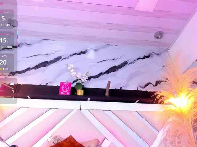 Zoe-Johnson Zoe-Johnson