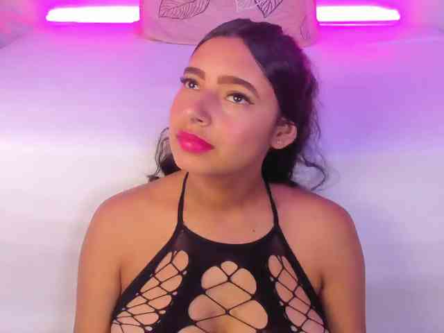 Zoe-Johnson Zoe-Johnson