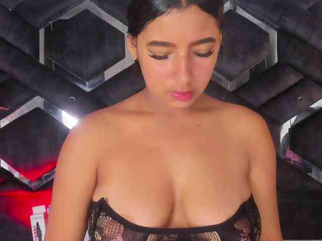 Zoe-Johnson Zoe-Johnson