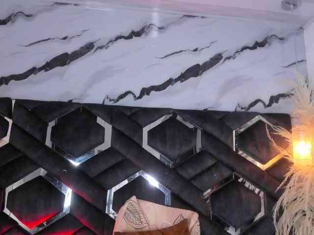 Zoe-Johnson Zoe-Johnson