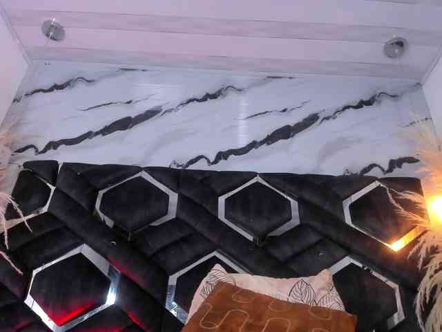 Zoe-Johnson Zoe-Johnson