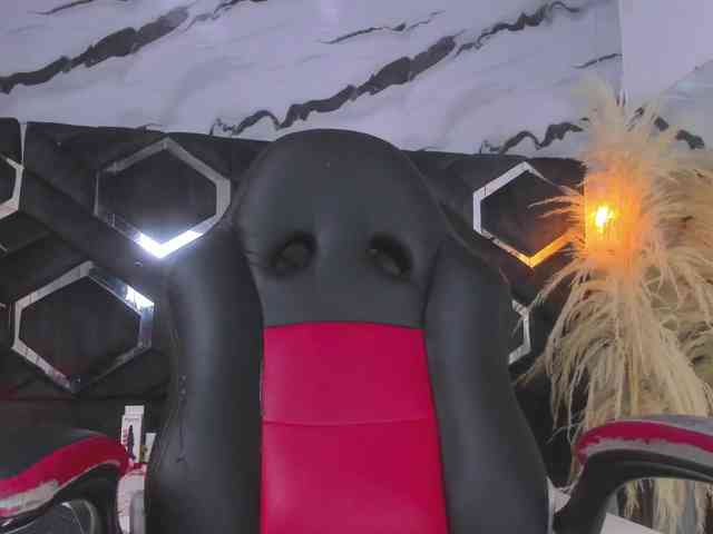 Zoe-Johnson Zoe-Johnson