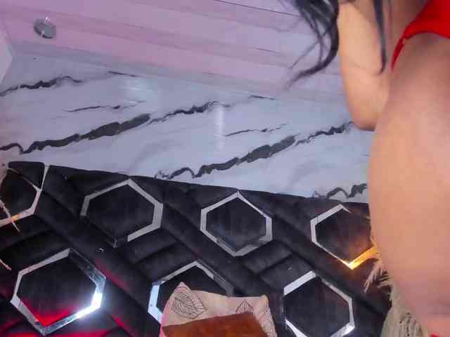 Zoe-Johnson Zoe-Johnson