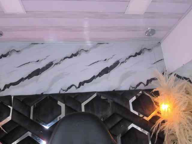 Zoe-Johnson Zoe-Johnson