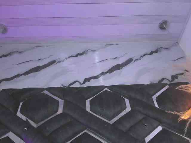 Zoe-Johnson Zoe-Johnson