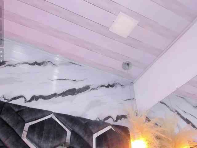 Zoe-Johnson Zoe-Johnson