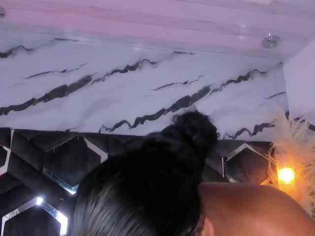 Zoe-Johnson Zoe-Johnson