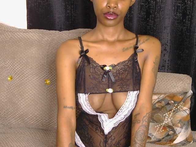 Lexi-i webcam bongacams model stream image