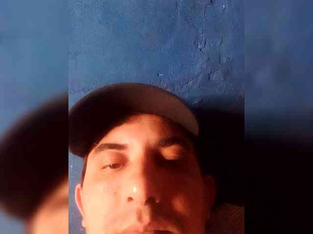 Gustavo-222 Live Webcam on BongaCams