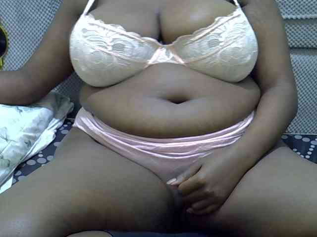 Pinky4 Live Webcam on BongaCams