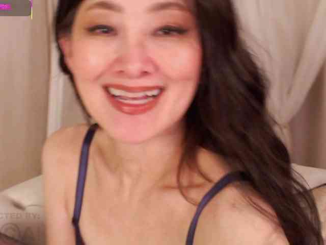 Laydee-E Live Webcam on BongaCams